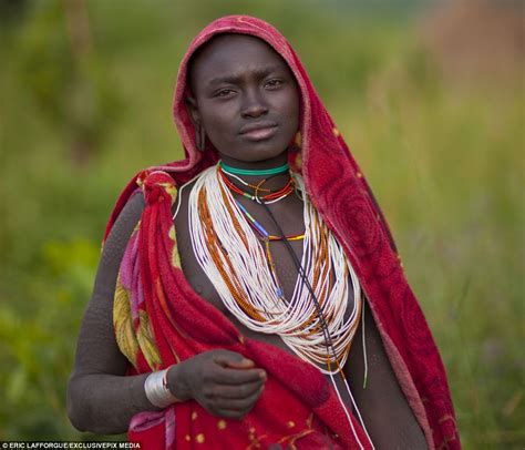 Ethiopian Tribes Suri Woman Ethiopian Tribes African People Mursi