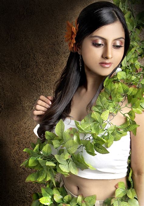 sunitha varma beautiful photos gallery ~ hot actress picx