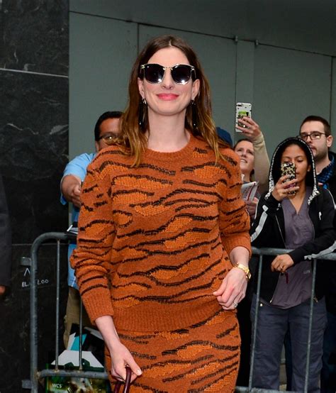 Anne Hathaway Out For Dinner In New York Hawtcelebs