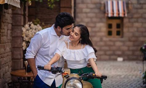 Creative Pre Wedding Photoshoot Ideas To Try With Your Loved One