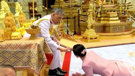 Thai King Vajiralongkorn Ties The Knot With Bodyguard In Surprise