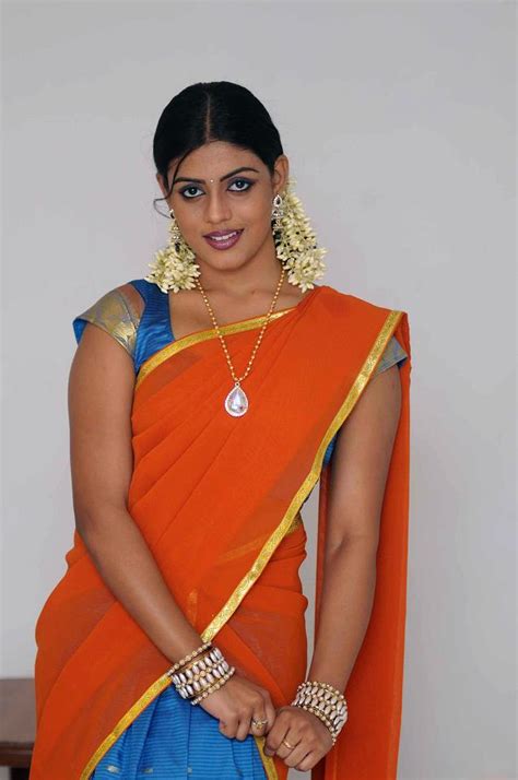 Young Mallu Aunties Navel Show Stills With Half Sarees Hot Mallu