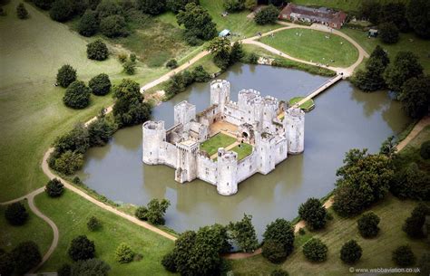 bodiam castle   air aerial photographs  great britain