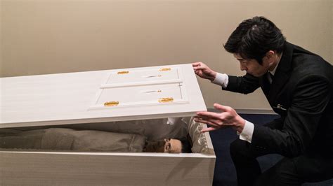 Crematory Is Booked Japan Offers Corpse Hotels The New York Times