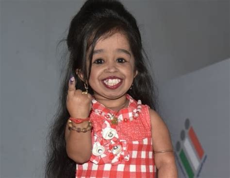 world s smallest woman votes in nagpur the siasat daily archive