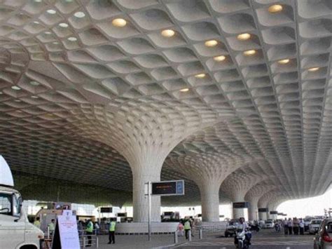 mumbai airport  close  runways repair flights   affected