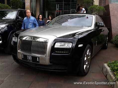 rolls royce ghost spotted  jakarta indonesia