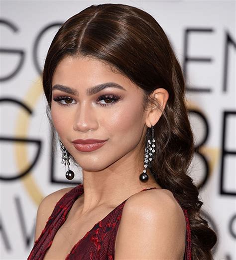 Zendaya Did Her Mom S Makeup Proving Why She S The Perfect Covergirl