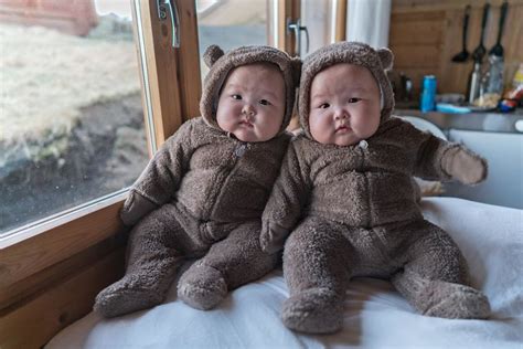 These Miracle Momo Twins Have The Cutest Matching Outfits