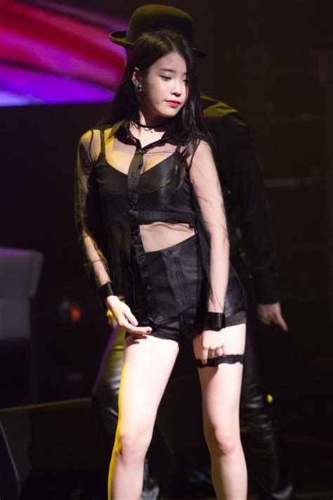 Iu Drops Jaws When She Performs In This Seductive Outfit Daily K Pop