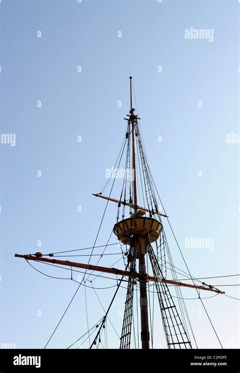 rigging  mayflower ii replica   original ship  brought