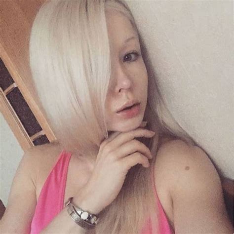 Ukrainian Barbie Girl Shows Off Her No Makeup Photos 13 Pics