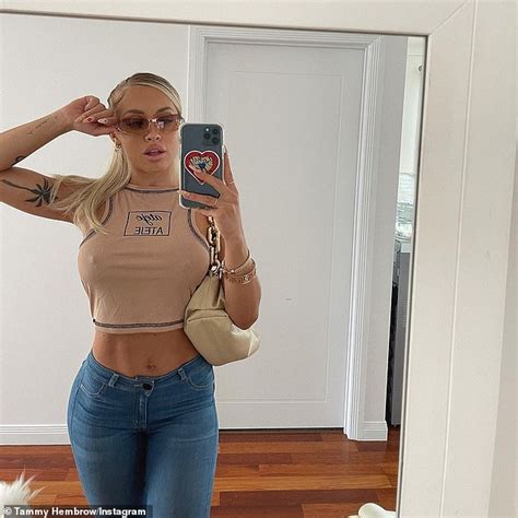 tammy hembrow flaunts her very sweaty cleavage after a gym workout