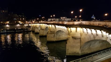 happy pontist french bridges  pont neuf paris