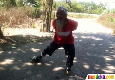 foto kakek keliling yogyakarta dengan sepatu roda bikin heboh netizen