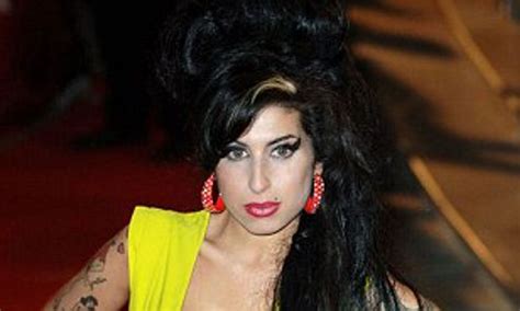 Amy Winehouse Died Watching Youtube Videos Of Herself After Vodka Binge