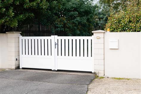 automatic driveway gate brands  residential properties