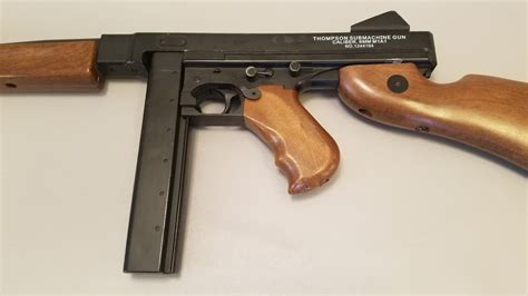 thompson submachine gun model ma rifle ww replica hangar  prop