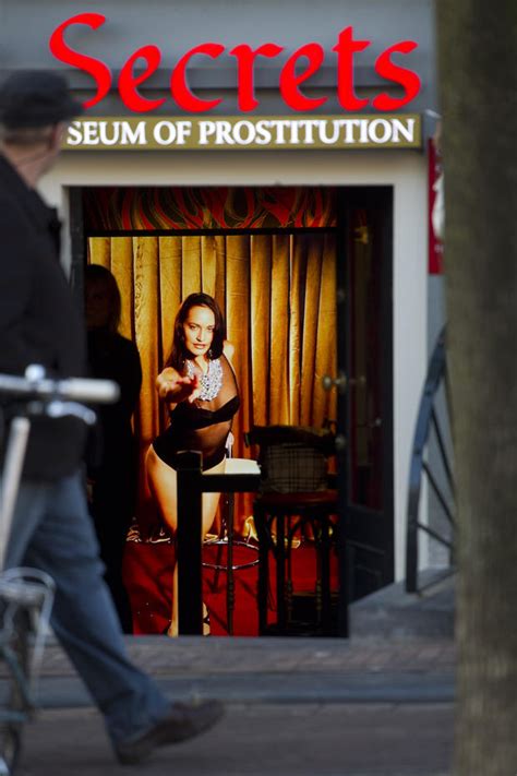 Amsterdam S Prostitution Museum Cbs News