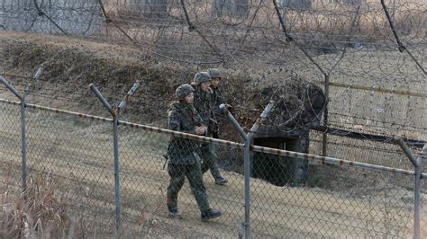 North Korean Soldier Crosses Dmz To Defect South Says The New York Times