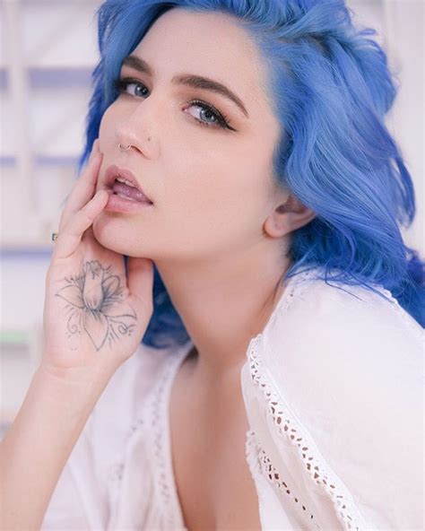 Skye Blueさん Miss Skyeblue • Instagram写真と動画 Skye Flower Tattoo