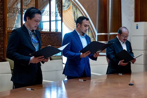 Tiga Orang Setiausaha Politik Pm Anwar Ibrahim Mengangkat Sumpah Di