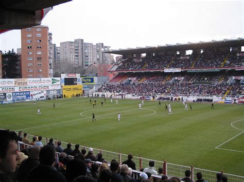 live football stadium rayo vallecano el campo de fútbol