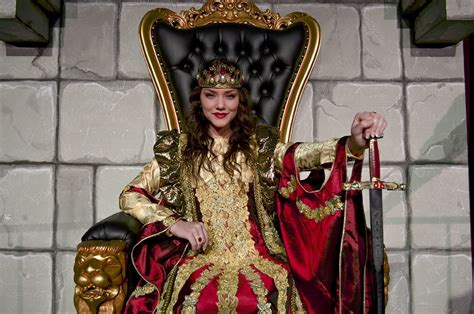 qa  queen  medieval times talks turning history
