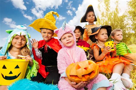 halloween kids  colorful costumes jigsaw puzzle  halloween puzzles