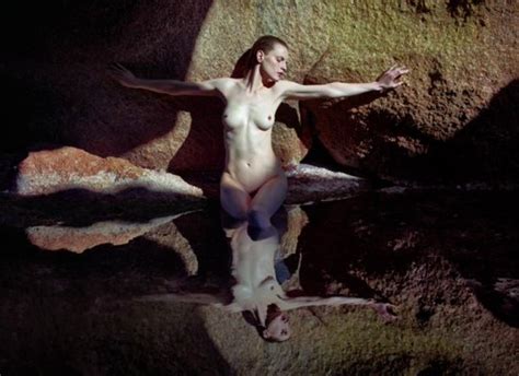 naked guinevere van seenus in the making of the pirelli 2012 calendar