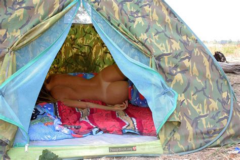 perfect ass in tent revx