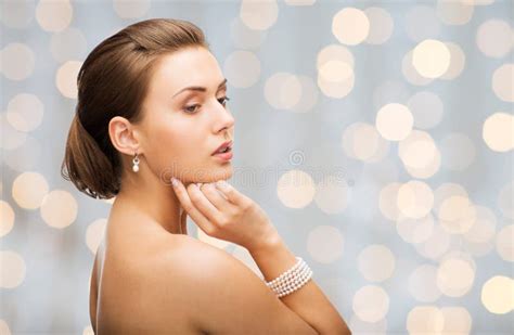 Beautiful Woman With Pearl Earrings And Bracelet Stock Image Image Of