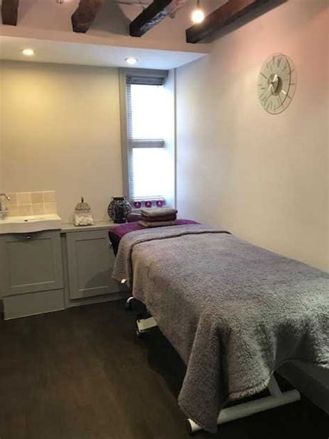 beauty rooms  rent tisdalls hair  beauty