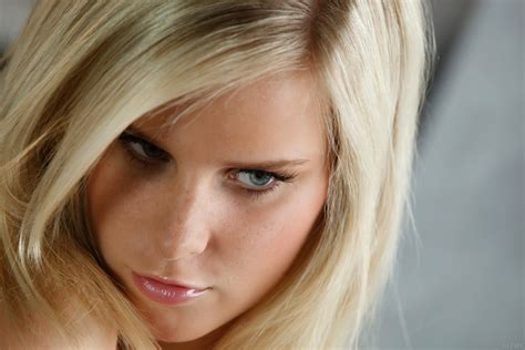 Porn Actress Blonde Sponge Model Views Miela Hd Wallpaper