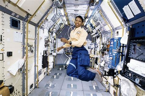 mae jemison astronaut biography space