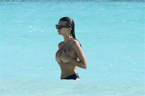 Emily Ratajkowski Sexy And Topless 68 Photos Thefappening