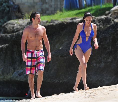 kelly brook can t wait to make a splash in the caribbean