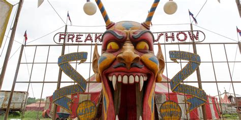 american horror story freak show premiere recap it s a circus all right