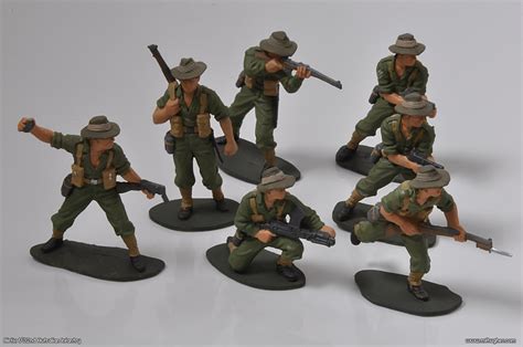 airfix australian infantry soldiers  scale