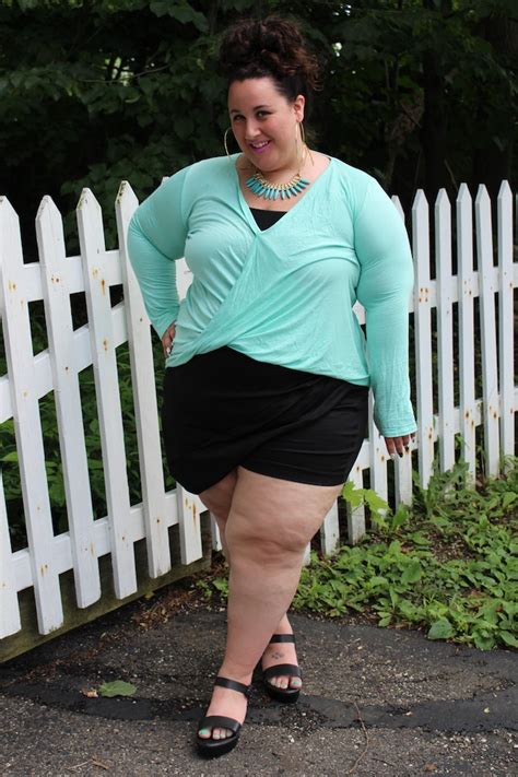 9 ways to wear plus size shorts this summer because your legs deserve