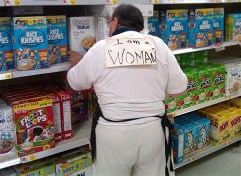 Real Photos That Walmart Shoppers Caught On Camera