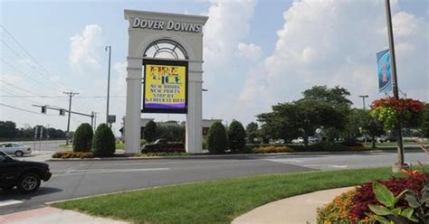 dover downs jackpot man banned  casino fired  job