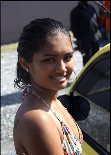 ayam kampus bugil sri lankan hot girls car wash photos