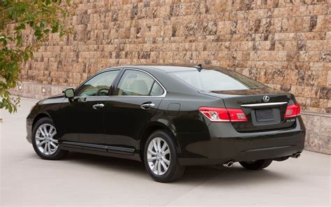 lexus es reviews  rating motor trend