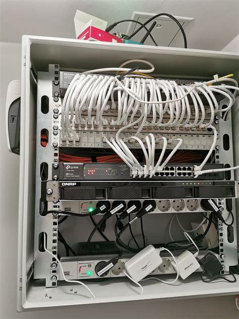 fritzbox  cable  ein  server rack einbauen teil  die idee