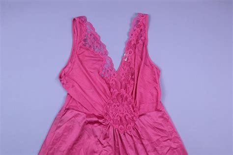 vanity fair pink lingerie vintage slip gem