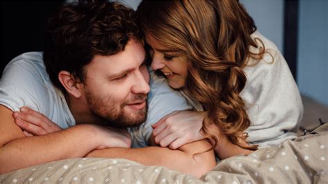 9 Habits Of Couples Happy In Bed