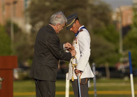 presidente piñera encabeza de graduación de oficiales del ejército en