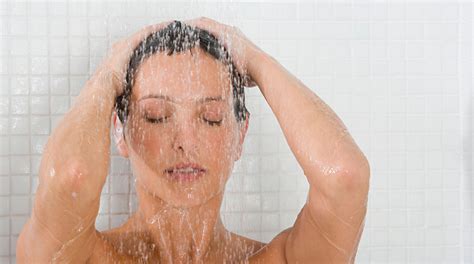 9 males de bañarse con agua caliente