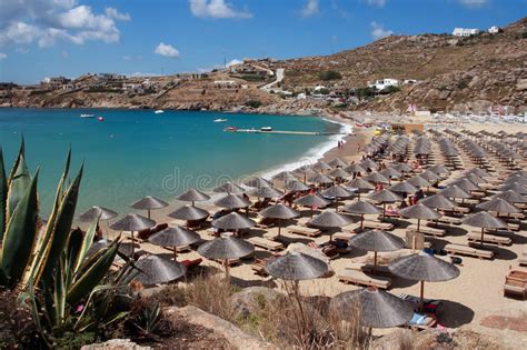 超级天堂海滩 米科诺斯岛海岛希腊 图库摄影片 图片 包括有 热带 海运 火箭筒 社论 希腊 说明 75530997